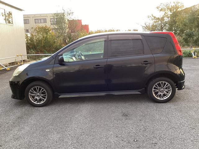 ノート ライダー 4WD ドライブレコーダー ナビ アルミホイール HID スマートキー 電動格納ミラー AT 盗難防止システム 衝突安全ボディ ABS エアコン パワーステアリング パワーウィンドウ(12枚目)