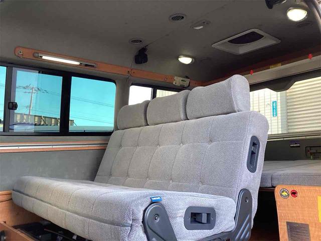 ハイエースワゴン 　ＤＸ　４ＷＤ　ソーラーパネル　換気扇　べバストヒーター　ベッドキット　ＥＴＣ　１００Ｖ電源　サブバッテリー　テーブル　ＨＤＤオーディオ　網戸（5枚目）
