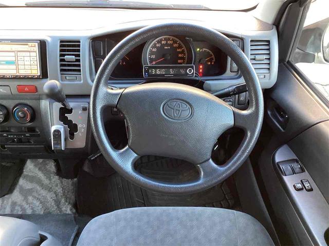 ハイエースワゴン 　ＤＸ　４ＷＤ　ソーラーパネル　換気扇　べバストヒーター　ベッドキット　ＥＴＣ　１００Ｖ電源　サブバッテリー　テーブル　ＨＤＤオーディオ　網戸（20枚目）