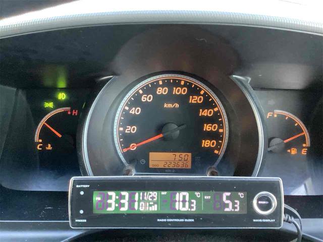 ハイエースワゴン 　ＤＸ　４ＷＤ　ソーラーパネル　換気扇　べバストヒーター　ベッドキット　ＥＴＣ　１００Ｖ電源　サブバッテリー　テーブル　ＨＤＤオーディオ　網戸（21枚目）