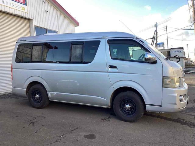 ハイエースワゴン 　ＤＸ　４ＷＤ　ソーラーパネル　換気扇　べバストヒーター　ベッドキット　ＥＴＣ　１００Ｖ電源　サブバッテリー　テーブル　ＨＤＤオーディオ　網戸（31枚目）