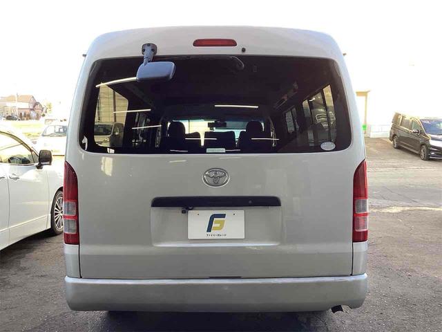 ハイエースワゴン 　ＤＸ　４ＷＤ　ソーラーパネル　換気扇　べバストヒーター　ベッドキット　ＥＴＣ　１００Ｖ電源　サブバッテリー　テーブル　ＨＤＤオーディオ　網戸（34枚目）