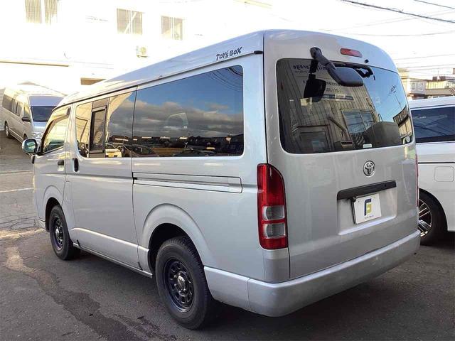 ハイエースワゴン 　ＤＸ　４ＷＤ　ソーラーパネル　換気扇　べバストヒーター　ベッドキット　ＥＴＣ　１００Ｖ電源　サブバッテリー　テーブル　ＨＤＤオーディオ　網戸（36枚目）