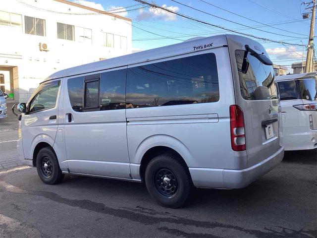 ハイエースワゴン 　ＤＸ　４ＷＤ　ソーラーパネル　換気扇　べバストヒーター　ベッドキット　ＥＴＣ　１００Ｖ電源　サブバッテリー　テーブル　ＨＤＤオーディオ　網戸（37枚目）