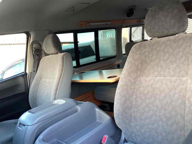 ハイエースワゴン 　ＤＸ　４ＷＤ　ソーラーパネル　換気扇　べバストヒーター　ベッドキット　ＥＴＣ　１００Ｖ電源　サブバッテリー　テーブル　ＨＤＤオーディオ　網戸（44枚目）