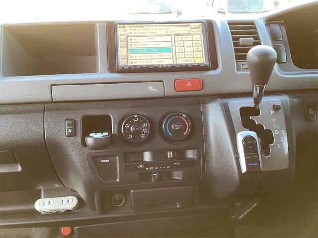ハイエースワゴン 　ＤＸ　４ＷＤ　ソーラーパネル　換気扇　べバストヒーター　ベッドキット　ＥＴＣ　１００Ｖ電源　サブバッテリー　テーブル　ＨＤＤオーディオ　網戸（45枚目）