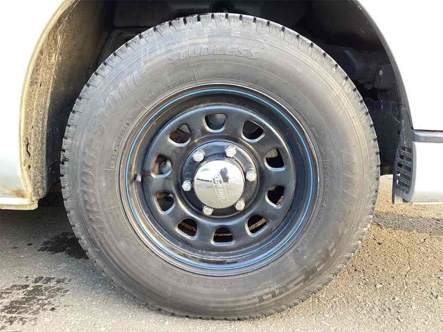 ハイエースワゴン 　ＤＸ　４ＷＤ　ソーラーパネル　換気扇　べバストヒーター　ベッドキット　ＥＴＣ　１００Ｖ電源　サブバッテリー　テーブル　ＨＤＤオーディオ　網戸（51枚目）