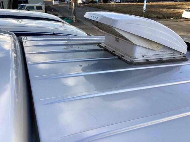 ハイエースワゴン 　ＤＸ　４ＷＤ　ソーラーパネル　換気扇　べバストヒーター　ベッドキット　ＥＴＣ　１００Ｖ電源　サブバッテリー　テーブル　ＨＤＤオーディオ　網戸（55枚目）