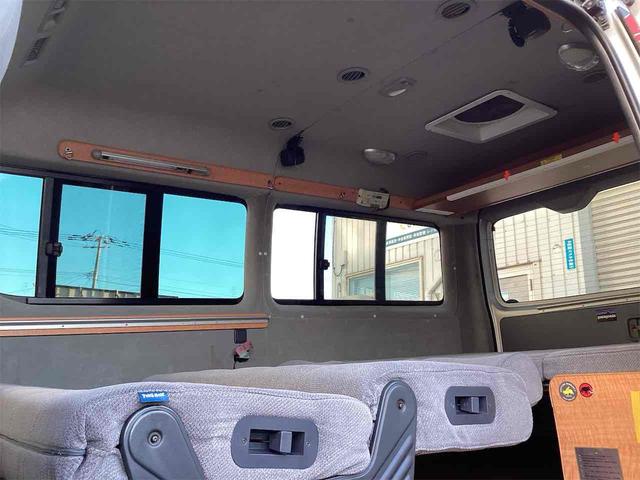 ハイエースワゴン 　ＤＸ　４ＷＤ　ソーラーパネル　換気扇　べバストヒーター　ベッドキット　ＥＴＣ　１００Ｖ電源　サブバッテリー　テーブル　ＨＤＤオーディオ　網戸（57枚目）