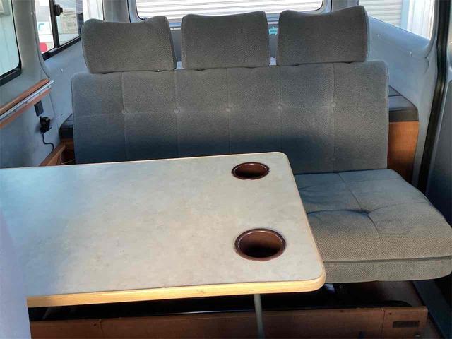 ハイエースワゴン 　ＤＸ　４ＷＤ　ソーラーパネル　換気扇　べバストヒーター　ベッドキット　ＥＴＣ　１００Ｖ電源　サブバッテリー　テーブル　ＨＤＤオーディオ　網戸（59枚目）