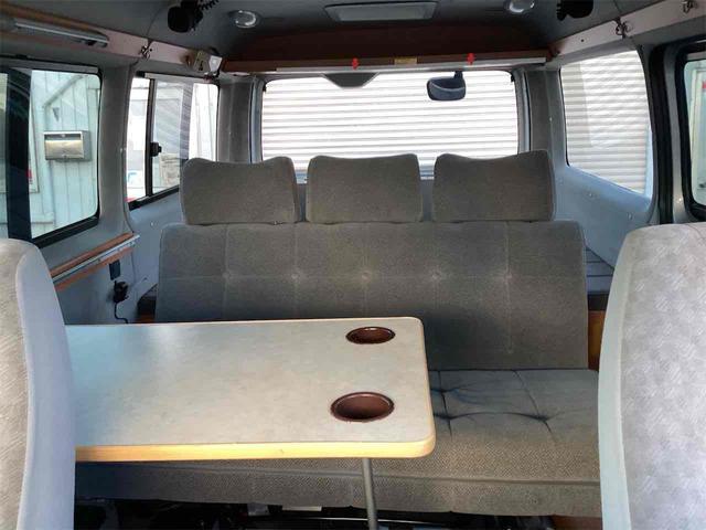 ハイエースワゴン 　ＤＸ　４ＷＤ　ソーラーパネル　換気扇　べバストヒーター　ベッドキット　ＥＴＣ　１００Ｖ電源　サブバッテリー　テーブル　ＨＤＤオーディオ　網戸（60枚目）
