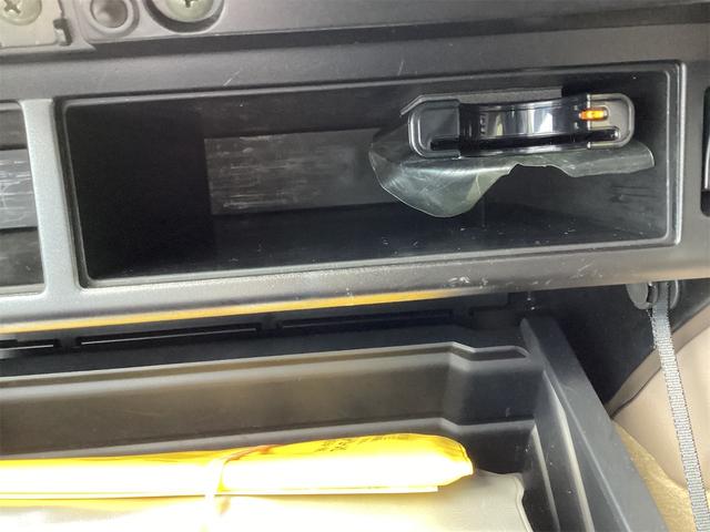 シーマ ３００Ｇ　ＥＴＣ　パークアシスト　ＴＶ　アルミホイール　ＡＴ　キーレスエントリー　電動格納ミラー　パワーシート　ＣＤ　カセット　エアコン　パワーステアリング　パワーウィンドウ（8枚目）