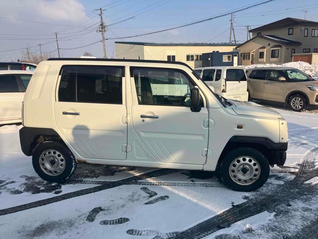 ネイキッド ターボＧ　４ＷＤ　車検２年　ハマーフェイス　ナビ　ＴＶ　キーレス（4枚目）