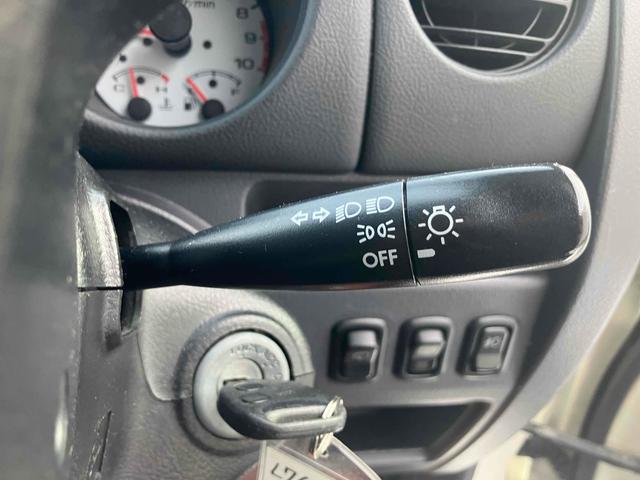 ネイキッド ターボＧ　４ＷＤ　車検２年　ハマーフェイス　ナビ　ＴＶ　キーレス（20枚目）