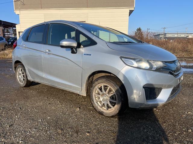 フィットハイブリッド Ｆパッケージ（2枚目）