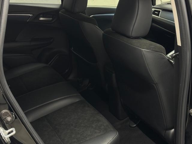 広々室内空間で快適なカーライフを過ごせます♪