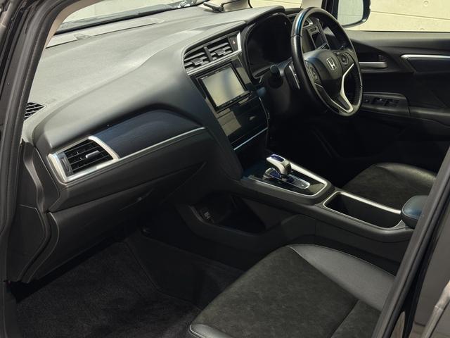 本来有償である【中古車保証１年】を無料でお付け致します。