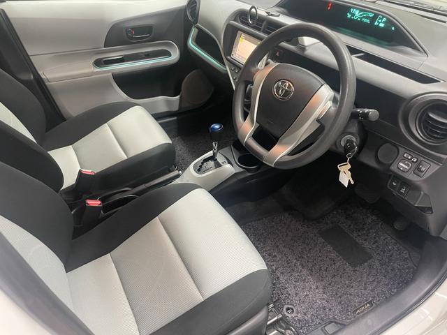 アクア 新規車検整備付☆1年距離無制限保証付☆ETC☆バックカメラ☆コーナーセンサー☆純正ナビ☆Bluetooth接続☆CD再生☆夏冬タイヤ付☆キーレス(12枚目)