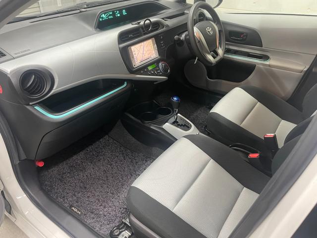 アクア 新規車検整備付☆1年距離無制限保証付☆ETC☆バックカメラ☆コーナーセンサー☆純正ナビ☆Bluetooth接続☆CD再生☆夏冬タイヤ付☆キーレス(24枚目)