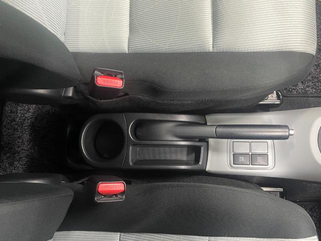 アクア 新規車検整備付☆1年距離無制限保証付☆ETC☆バックカメラ☆コーナーセンサー☆純正ナビ☆Bluetooth接続☆CD再生☆夏冬タイヤ付☆キーレス(38枚目)