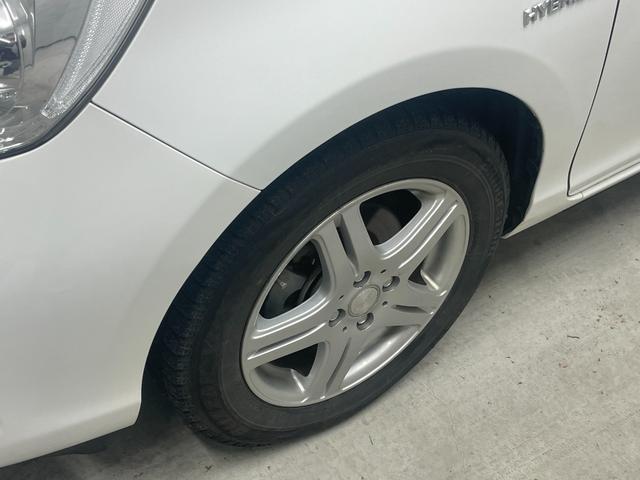 アクア 新規車検整備付☆1年距離無制限保証付☆ETC☆バックカメラ☆コーナーセンサー☆純正ナビ☆Bluetooth接続☆CD再生☆夏冬タイヤ付☆キーレス(63枚目)