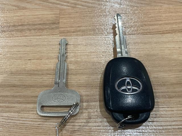 アクア 新規車検整備付☆1年距離無制限保証付☆ETC☆バックカメラ☆コーナーセンサー☆純正ナビ☆Bluetooth接続☆CD再生☆夏冬タイヤ付☆キーレス(71枚目)