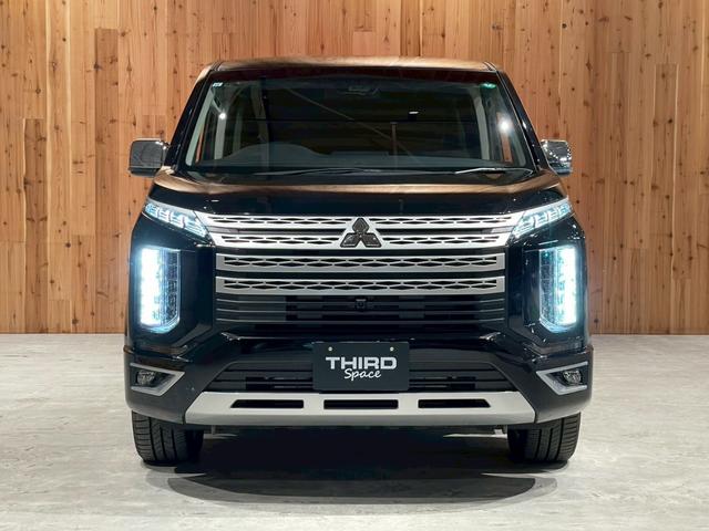 デリカＤ：５ Ｐ　４ＷＤ　ＭＤＦベッドキット　ヴァレンティＬＥＤテール　純正カーテン　ＪＡＯＳリアスポイラー　両側パワースライドドア　ＫＥＮＷＯＯＤＳＤナビ　前席シートヒーター　電動リアゲート　Ｄ席パワーシート（13枚目）