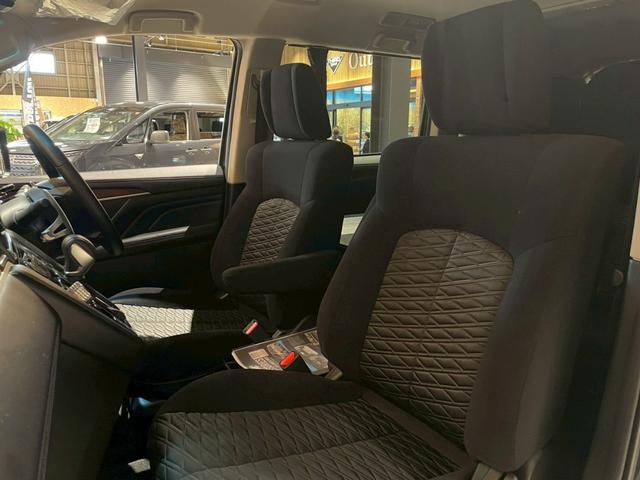 デリカＤ：５ Ｐ　４ＷＤ　ＭＤＦベッドキット　ヴァレンティＬＥＤテール　純正カーテン　ＪＡＯＳリアスポイラー　両側パワースライドドア　ＫＥＮＷＯＯＤＳＤナビ　前席シートヒーター　電動リアゲート　Ｄ席パワーシート（29枚目）