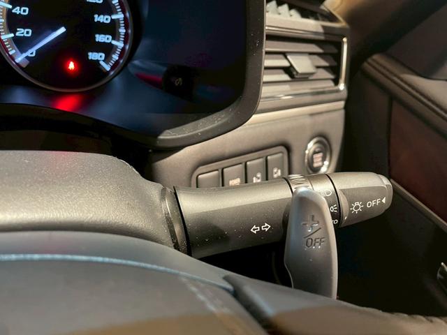 デリカＤ：５ Ｐ　４ＷＤ　ＭＤＦベッドキット　ヴァレンティＬＥＤテール　純正カーテン　ＪＡＯＳリアスポイラー　両側パワースライドドア　ＫＥＮＷＯＯＤＳＤナビ　前席シートヒーター　電動リアゲート　Ｄ席パワーシート（37枚目）