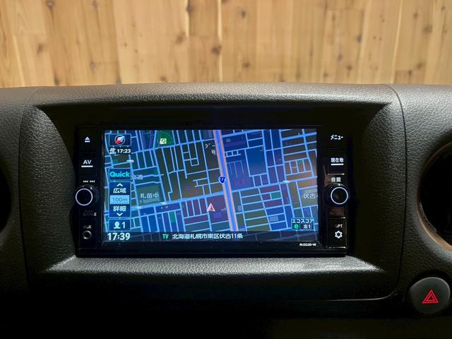 キャラバン グランドプレミアムＧＸ　マイルーム　ベッドキット　レクセル１６インチホイール　オープンカントリー純正７インチＳＤナビ　デジタルインナーミラー　片側パワースライドドア　前席シートヒーター　アラウンドビューモニター（6枚目）