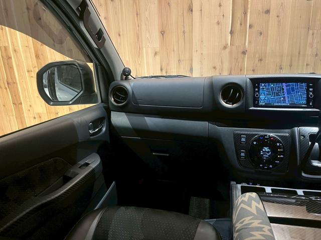 キャラバン グランドプレミアムＧＸ　マイルーム　ベッドキット　レクセル１６インチホイール　オープンカントリー純正７インチＳＤナビ　デジタルインナーミラー　片側パワースライドドア　前席シートヒーター　アラウンドビューモニター（22枚目）