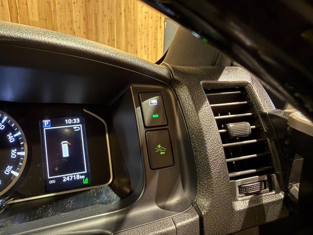 ハイエースバン スーパーGL ダークプライムII 1インチリフトアップ オーバーフェンダー TRDフロントバンパーガーニッシュ ベッドキット スライドトレイ レカロシート 10インチフローティングSDナビ アラウンドビューモニター 両側Pスライドドア(38枚目)