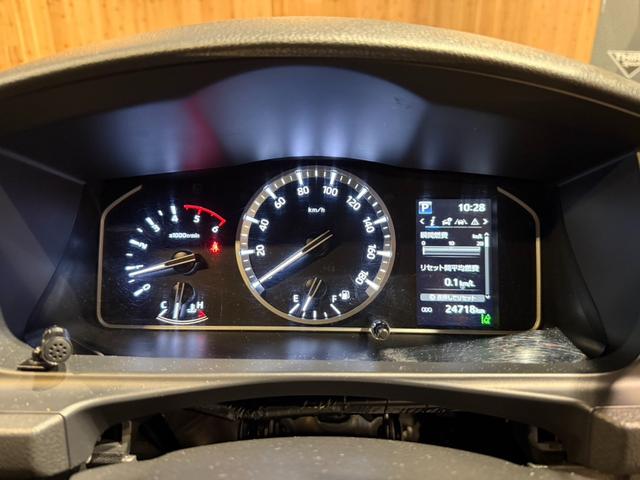 ハイエースバン スーパーGL ダークプライムII 1インチリフトアップ オーバーフェンダー TRDフロントバンパーガーニッシュ ベッドキット スライドトレイ レカロシート 10インチフローティングSDナビ アラウンドビューモニター 両側Pスライドドア(39枚目)