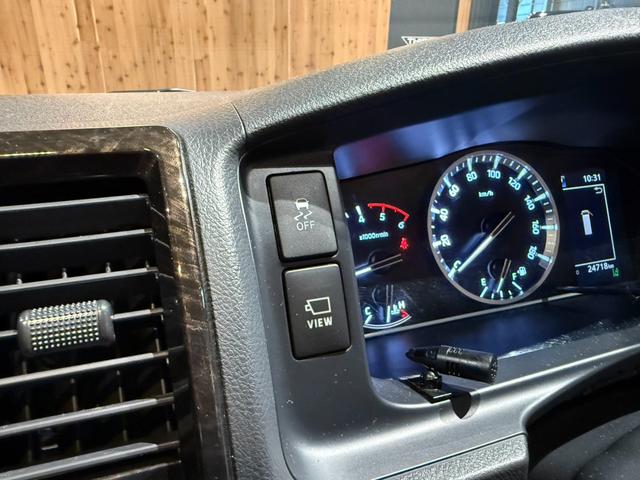 ハイエースバン スーパーGL ダークプライムII 1インチリフトアップ オーバーフェンダー TRDフロントバンパーガーニッシュ ベッドキット スライドトレイ レカロシート 10インチフローティングSDナビ アラウンドビューモニター 両側Pスライドドア(42枚目)