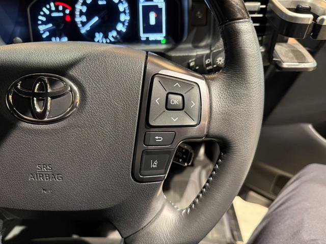 ハイエースバン スーパーGL ダークプライムII 1インチリフトアップ オーバーフェンダー TRDフロントバンパーガーニッシュ ベッドキット スライドトレイ レカロシート 10インチフローティングSDナビ アラウンドビューモニター 両側Pスライドドア(43枚目)