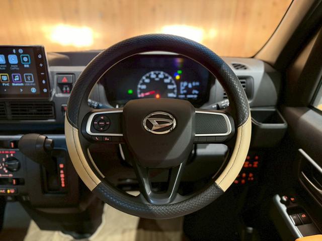 ハイゼットカーゴ クルーズ　ラクネルリリィ・２トーンカラー・ラクネルリリィベースキット・ベースキャリア・クラツィオシートカバー・１４インチアルミホイール・両側パワースライドドア・９インチディスプレイオーディオ（22枚目）