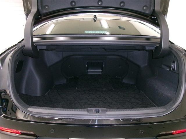 クラウンクロスオーバー ＲＳアドバンスド　衝突回避　寒冷地　オートクルーズコントロール　横滑り防止　パワーシート　レザーシート　ＬＥＤ　アルミホイール　ＡＣ１００Ｖ　スマートキー　ＡＢＳ　フルオートエアコン　イモビライザー　ＥＴＣ　キーレス（10枚目）