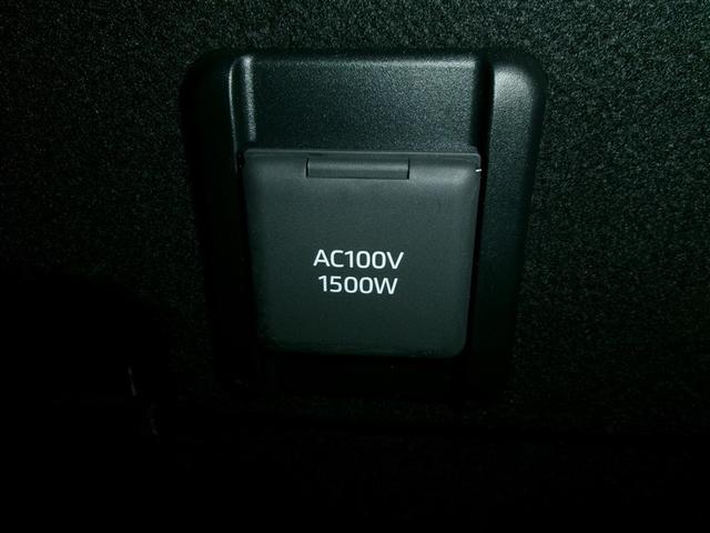 クラウンクロスオーバー ＲＳアドバンスド　衝突回避　寒冷地　オートクルーズコントロール　横滑り防止　パワーシート　レザーシート　ＬＥＤ　アルミホイール　ＡＣ１００Ｖ　スマートキー　ＡＢＳ　フルオートエアコン　イモビライザー　ＥＴＣ　キーレス（11枚目）