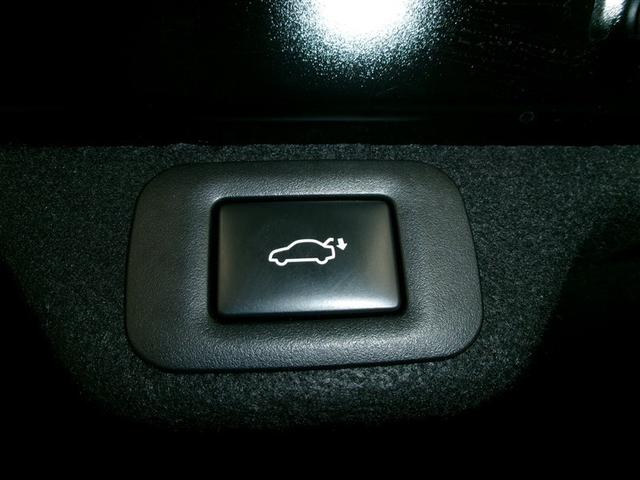 クラウンクロスオーバー ＲＳアドバンスド　衝突回避　寒冷地　オートクルーズコントロール　横滑り防止　パワーシート　レザーシート　ＬＥＤ　アルミホイール　ＡＣ１００Ｖ　スマートキー　ＡＢＳ　フルオートエアコン　イモビライザー　ＥＴＣ　キーレス（12枚目）