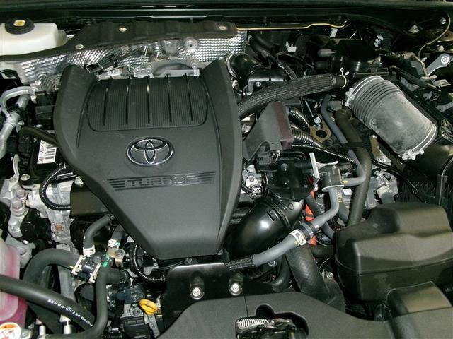 クラウンクロスオーバー ＲＳアドバンスド　衝突回避　寒冷地　オートクルーズコントロール　横滑り防止　パワーシート　レザーシート　ＬＥＤ　アルミホイール　ＡＣ１００Ｖ　スマートキー　ＡＢＳ　フルオートエアコン　イモビライザー　ＥＴＣ　キーレス（13枚目）