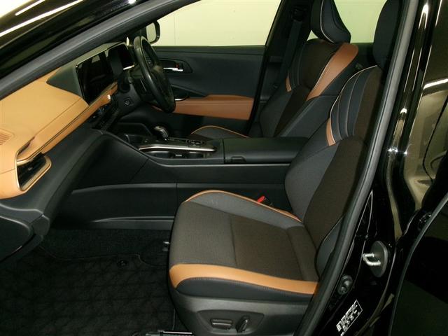 クラウンクロスオーバー ＲＳアドバンスド　衝突回避　寒冷地　オートクルーズコントロール　横滑り防止　パワーシート　レザーシート　ＬＥＤ　アルミホイール　ＡＣ１００Ｖ　スマートキー　ＡＢＳ　フルオートエアコン　イモビライザー　ＥＴＣ　キーレス（14枚目）