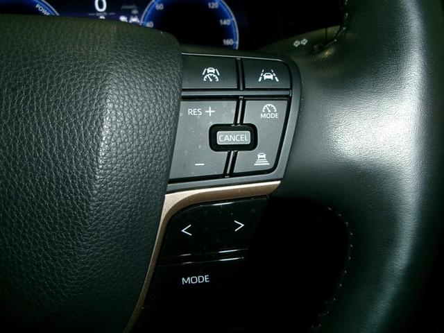 クラウンクロスオーバー ＲＳアドバンスド　衝突回避　寒冷地　オートクルーズコントロール　横滑り防止　パワーシート　レザーシート　ＬＥＤ　アルミホイール　ＡＣ１００Ｖ　スマートキー　ＡＢＳ　フルオートエアコン　イモビライザー　ＥＴＣ　キーレス（19枚目）