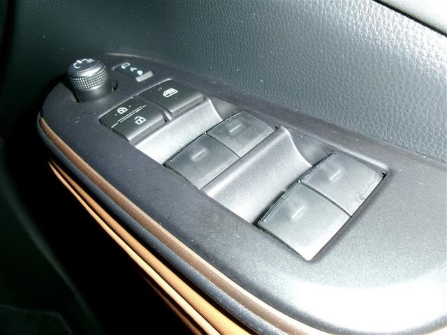 クラウンクロスオーバー ＲＳアドバンスド　衝突回避　寒冷地　オートクルーズコントロール　横滑り防止　パワーシート　レザーシート　ＬＥＤ　アルミホイール　ＡＣ１００Ｖ　スマートキー　ＡＢＳ　フルオートエアコン　イモビライザー　ＥＴＣ　キーレス（34枚目）