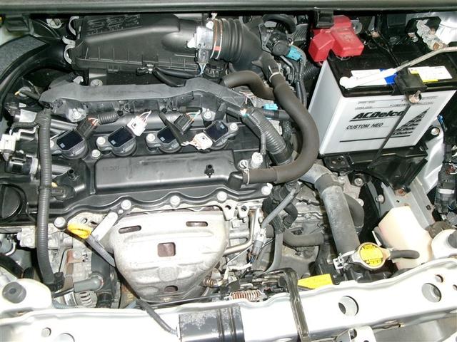 ヴィッツ F アルミ PW ESC PS キーレスエントリー 切替式4WD 記録簿 DVD フルセグテレビ ABS Bカメラ エアコン 寒冷地 Wエアバッグ メモリーナビゲーション ナビTV エアバッグ(10枚目)