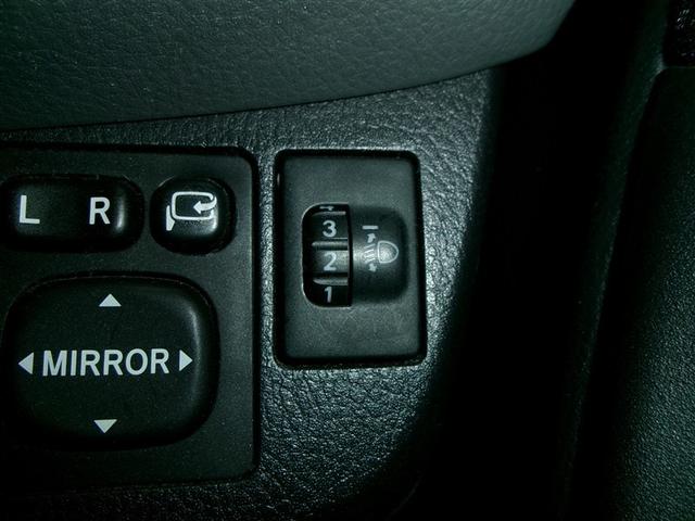 ヴィッツ F アルミ PW ESC PS キーレスエントリー 切替式4WD 記録簿 DVD フルセグテレビ ABS Bカメラ エアコン 寒冷地 Wエアバッグ メモリーナビゲーション ナビTV エアバッグ(17枚目)