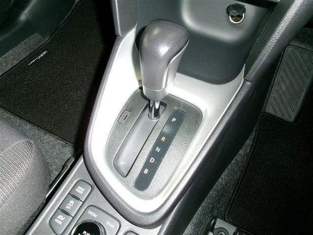 ヤリスクロス ハイブリッドＧ　ＥＳＣ　メディアプレイヤー接続　衝突軽減　ＬＥＤヘッド　寒冷地　盗難防止装置　スマートキー　キーレス　ＥＴＣ　オートエアコン　オートクルーズコントロール　バックカメラ　４ＷＤ　ＤＶＤ再生　ＡＢＳ（6枚目）