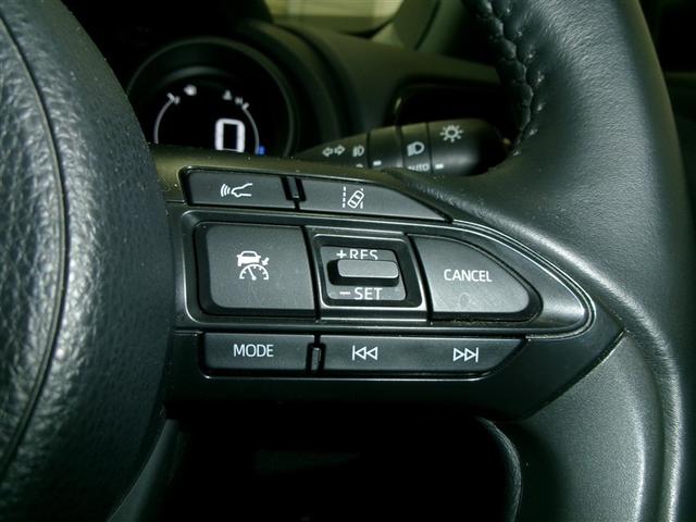 ヤリスクロス ハイブリッドＧ　ＥＳＣ　メディアプレイヤー接続　衝突軽減　ＬＥＤヘッド　寒冷地　盗難防止装置　スマートキー　キーレス　ＥＴＣ　オートエアコン　オートクルーズコントロール　バックカメラ　４ＷＤ　ＤＶＤ再生　ＡＢＳ（16枚目）