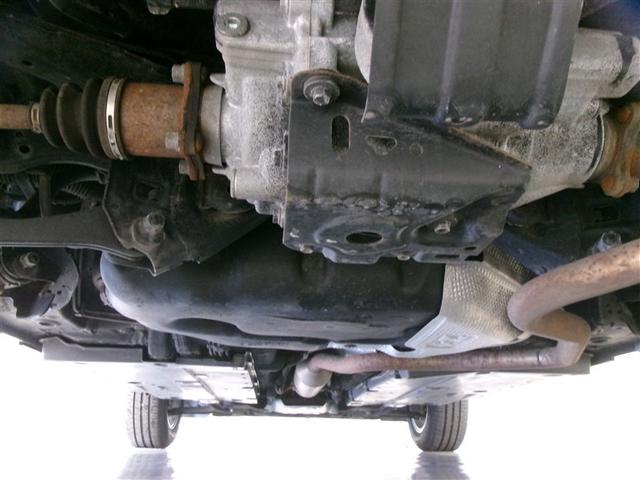 ヤリスクロス ハイブリッドＧ　ＥＳＣ　メディアプレイヤー接続　衝突軽減　ＬＥＤヘッド　寒冷地　盗難防止装置　スマートキー　キーレス　ＥＴＣ　オートエアコン　オートクルーズコントロール　バックカメラ　４ＷＤ　ＤＶＤ再生　ＡＢＳ（31枚目）