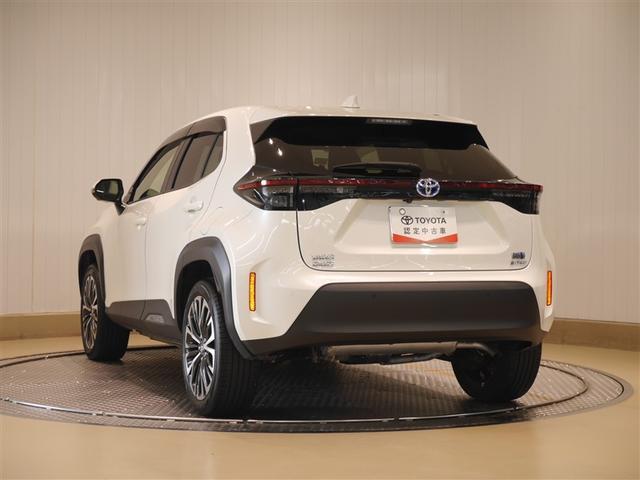 ヤリスクロス ハイブリッドZ クルーズC 横滑防止装置 リアカメラ ワンオーナー車 LEDライト 盗難防止装置 電動シート ドライブレコーダー AW キーレス DVD再生 寒冷地仕様 スマートキー ABS 4WD エアバッグ(3枚目)