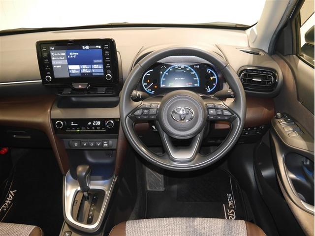 ヤリスクロス ハイブリッドZ クルーズC 横滑防止装置 リアカメラ ワンオーナー車 LEDライト 盗難防止装置 電動シート ドライブレコーダー AW キーレス DVD再生 寒冷地仕様 スマートキー ABS 4WD エアバッグ(5枚目)